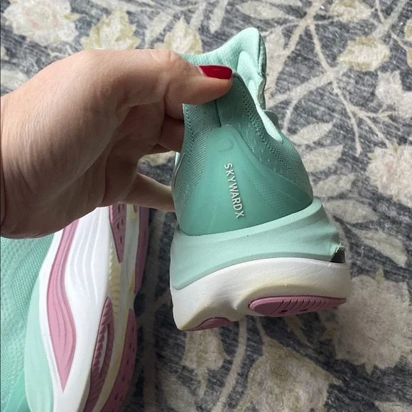 HOKA Women's Mint SkywardX Running Shoes 8.5 - Picture 12 of 13